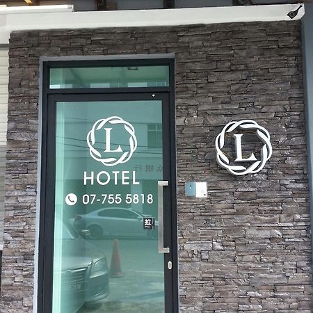 L Hotel Simpang Renggam Exterior foto