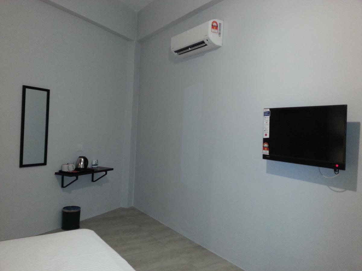 L Hotel Simpang Renggam Exterior foto