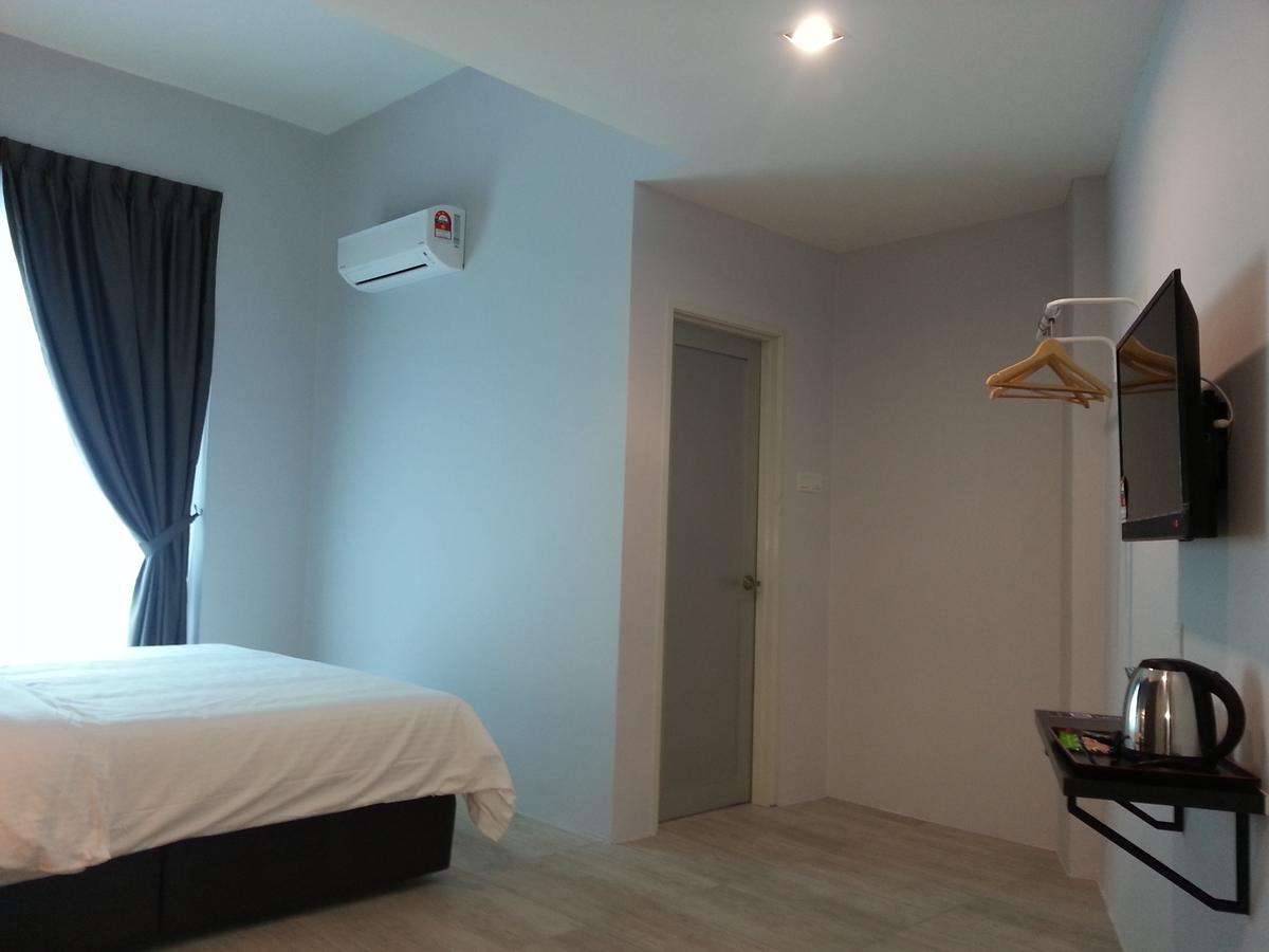 L Hotel Simpang Renggam Exterior foto