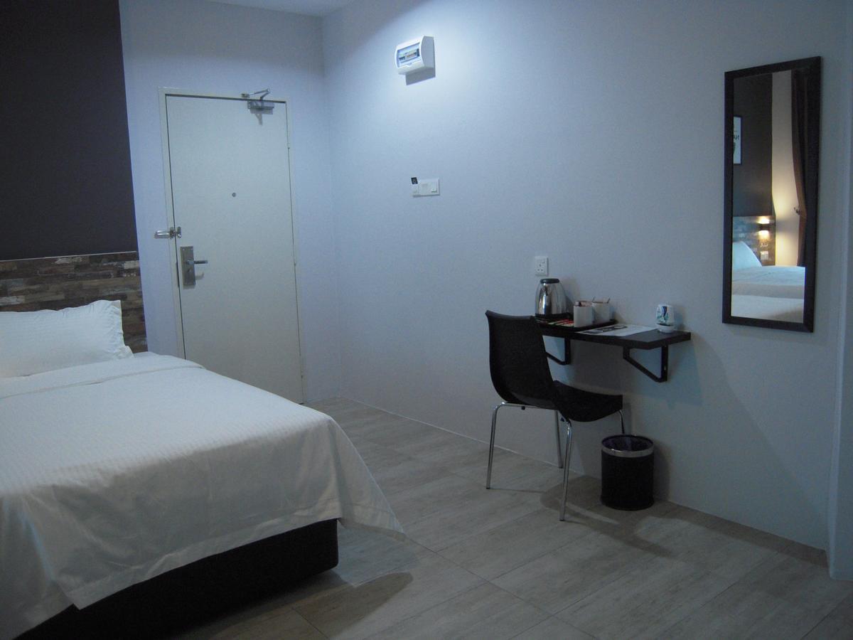 L Hotel Simpang Renggam Exterior foto